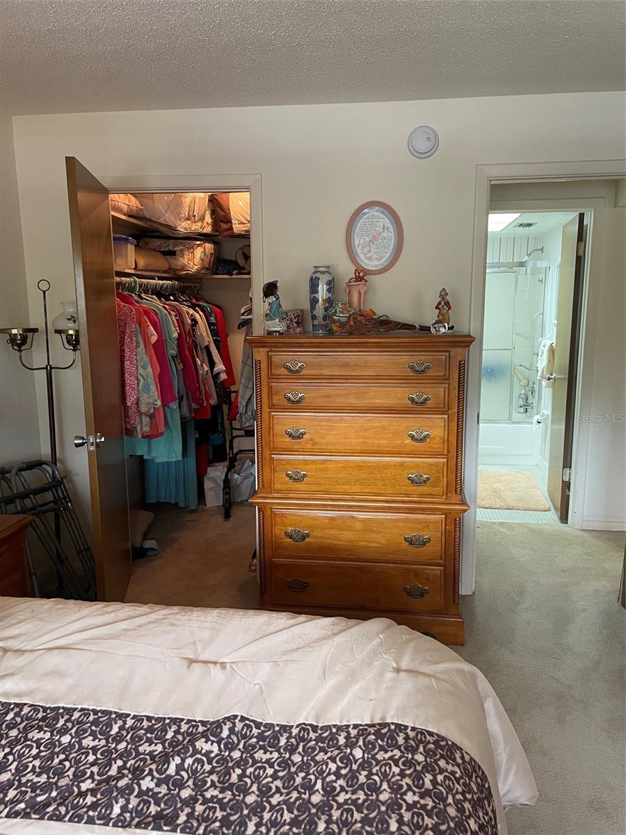 PARKWOOD CONDO - Residential