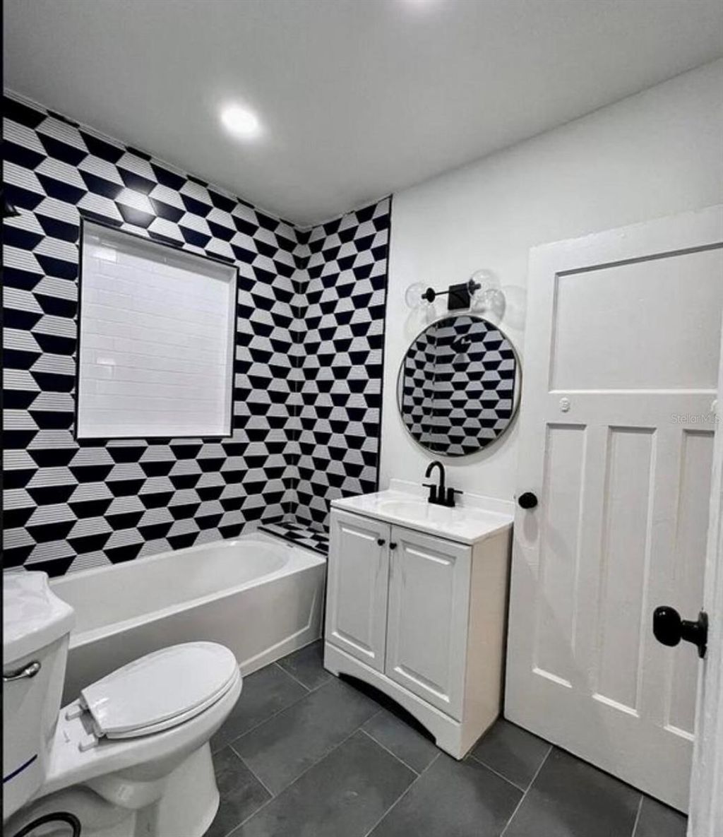 Photo of 502 W 18th Street, Jacksonville, FL 32206 (MLS # O6372246)