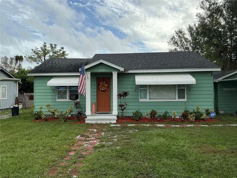 A home in LAKELAND