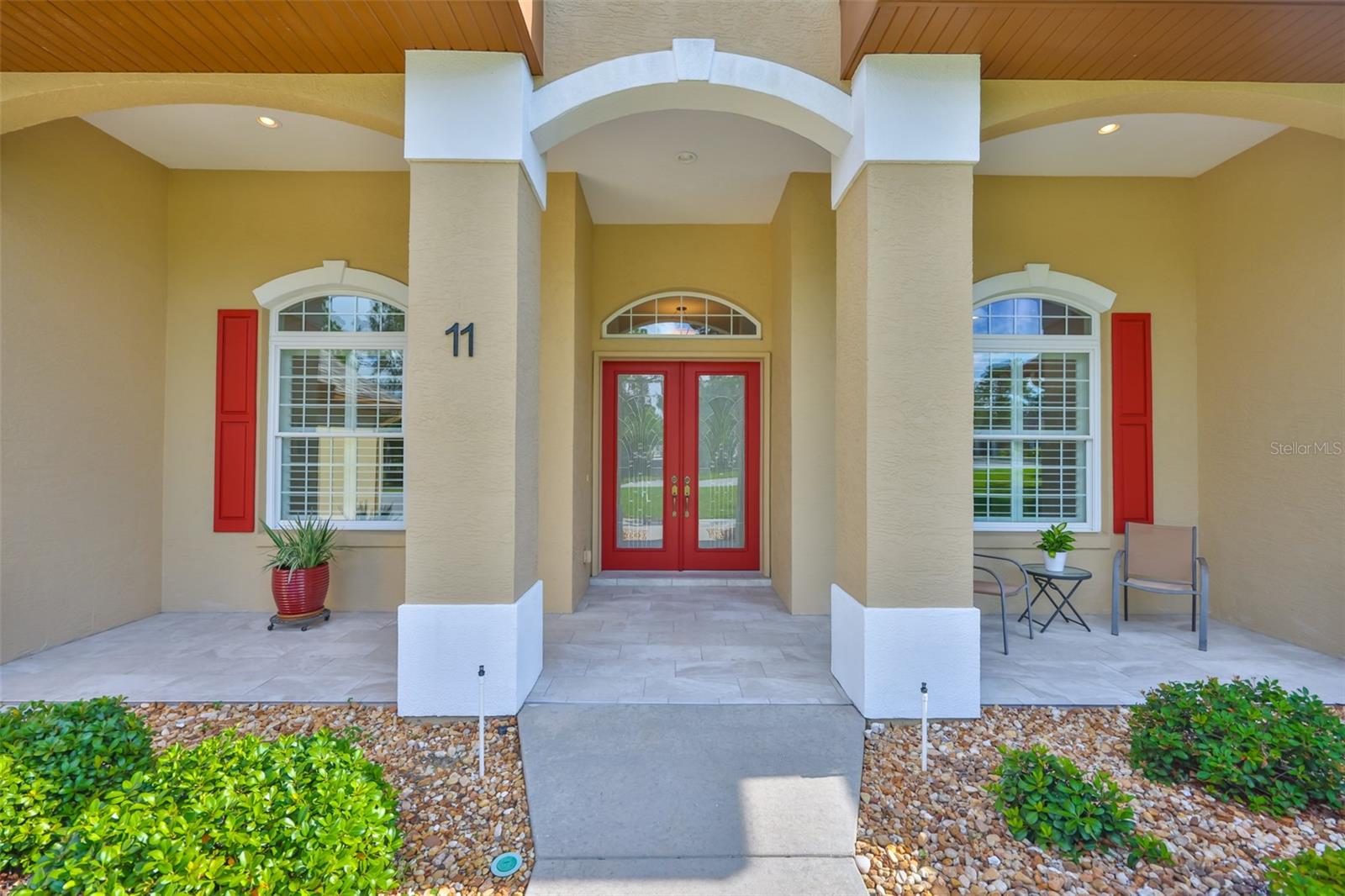 11 GRANDIFLORAS COURT