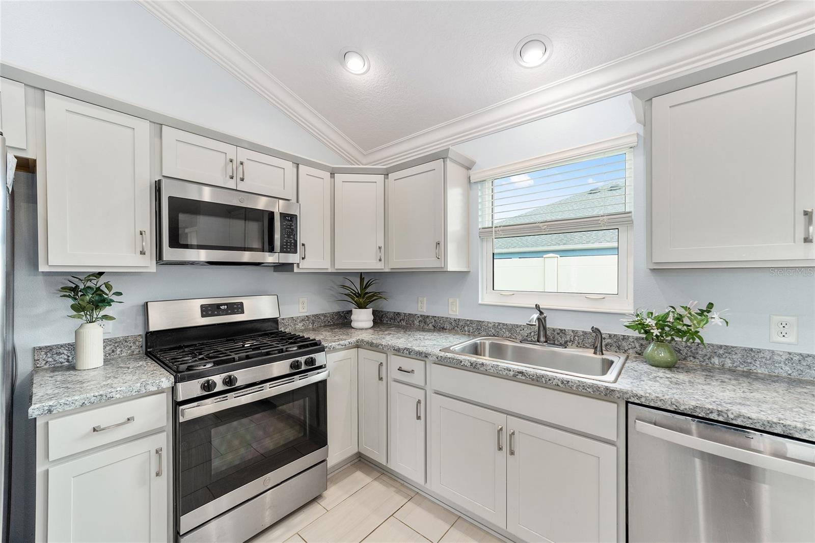 VILLAGES/SOUTHERN OAKS UN #71 - Residential