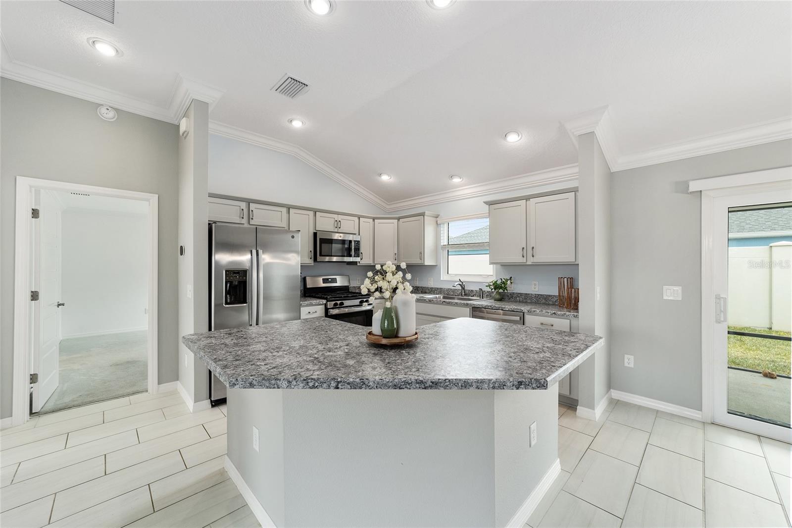 VILLAGES/SOUTHERN OAKS UN #71 - Residential