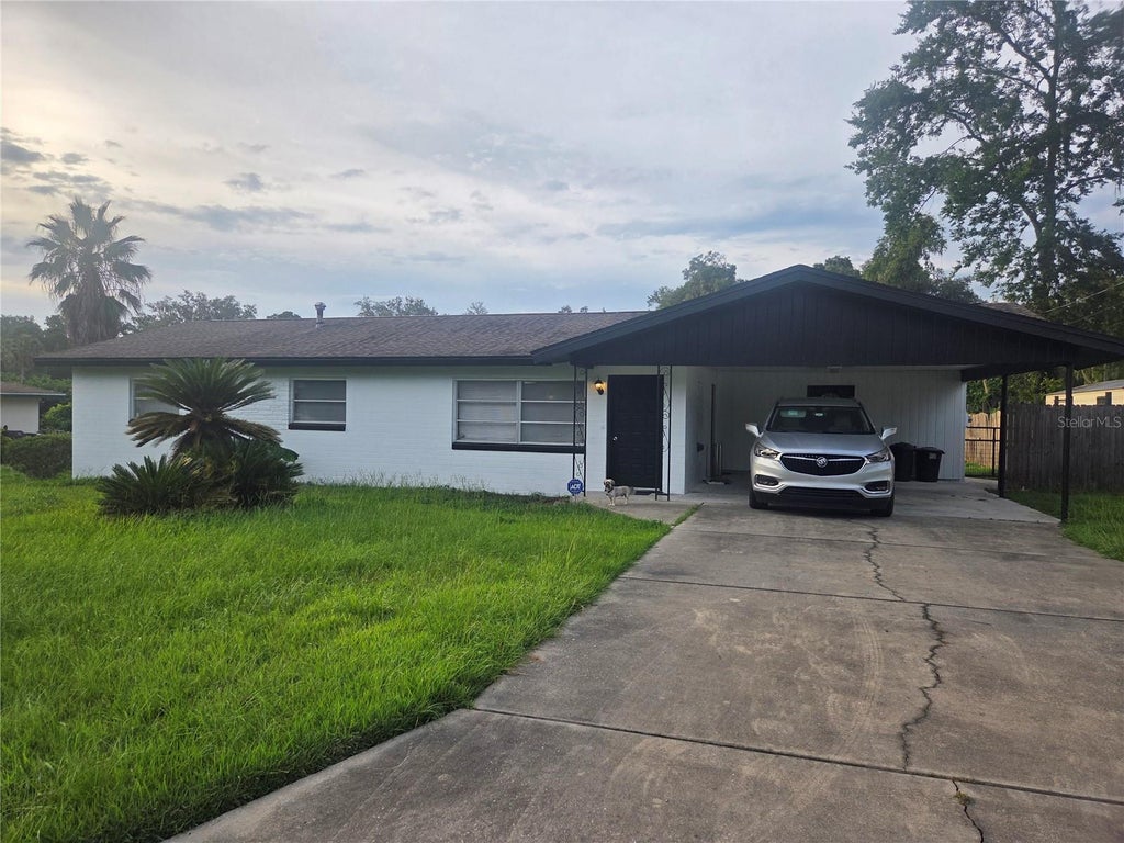 Photo of 1021 SE 27th Street, Ocala, FL 34471 (MLS # OM727895)