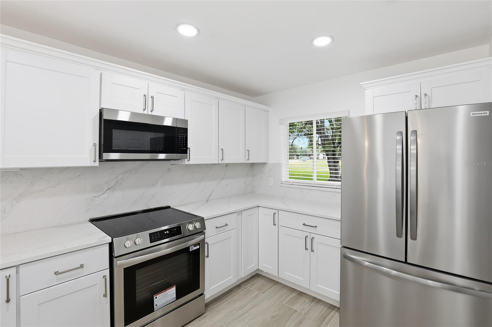 BAYSHORE ESTATES - Residential