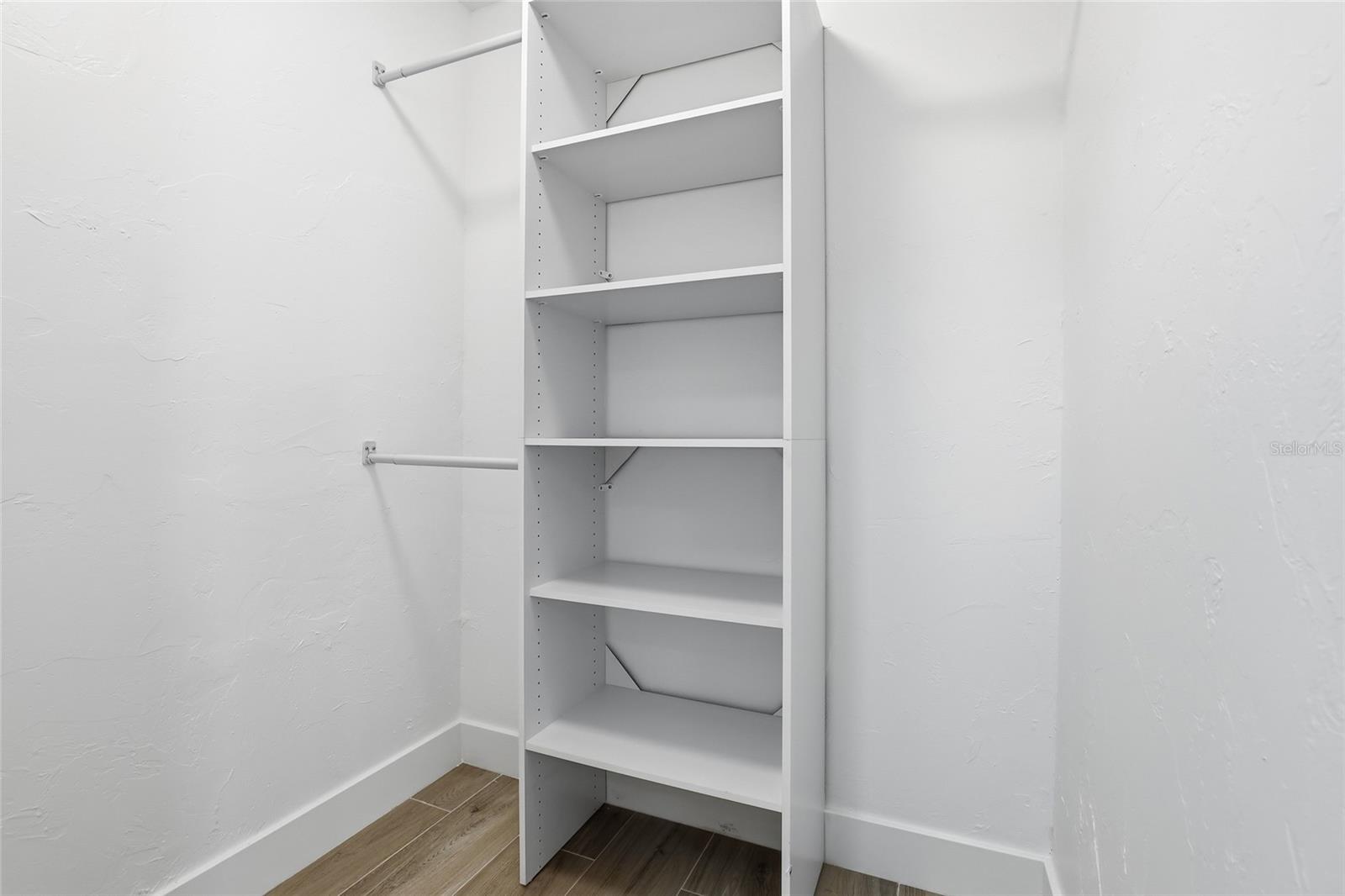 BAYSHORE ESTATES - Residential