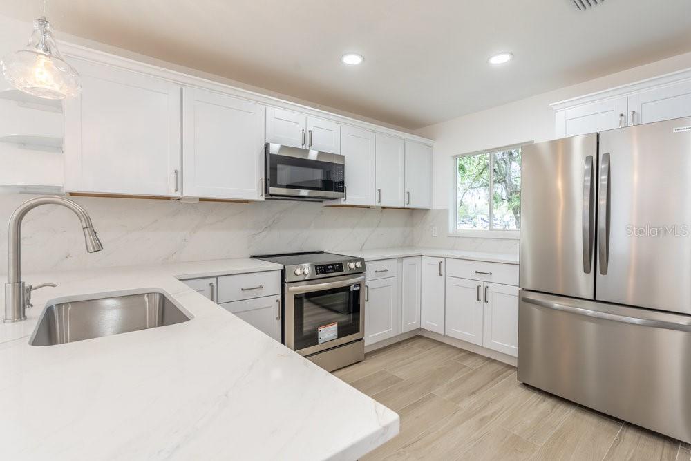 BAYSHORE ESTATES - Residential