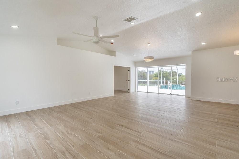 BAYSHORE ESTATES - Residential