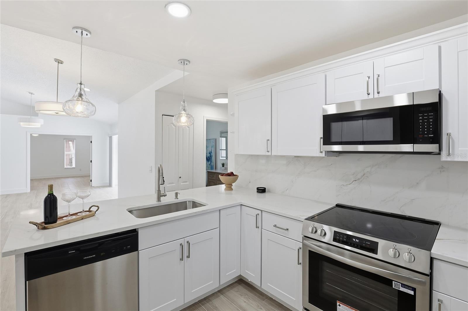 BAYSHORE ESTATES - Residential