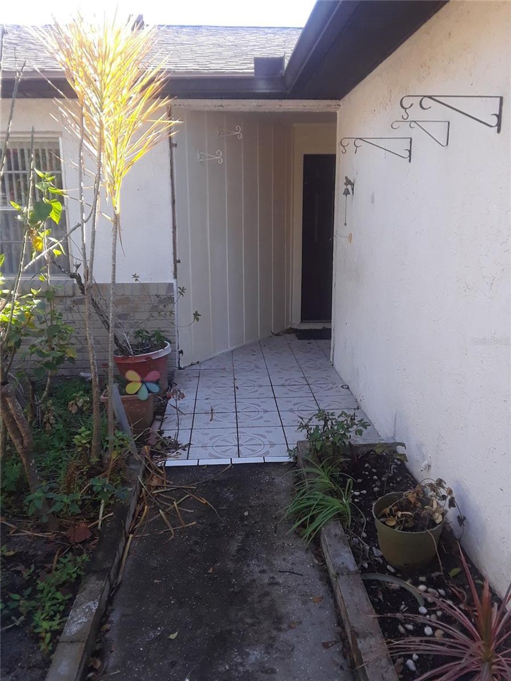 Photo of 1303 Candlewyck Drive, Orlando, FL 32807 (MLS # O6371319)