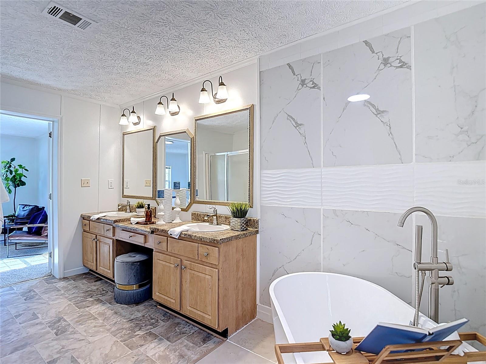 SUNCOAST HIGHLANDS - Residential