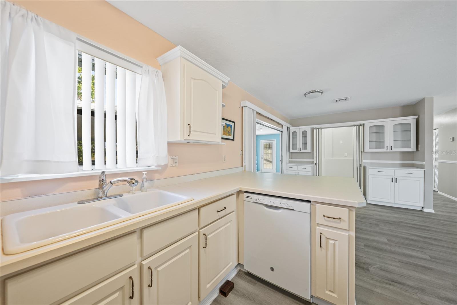 165 FRANCIS DRIVE NE