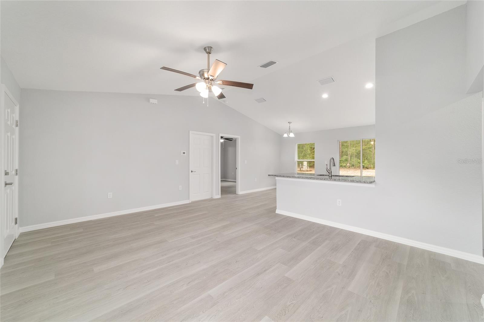 RAINBOW LAKES ESTATE - Residential