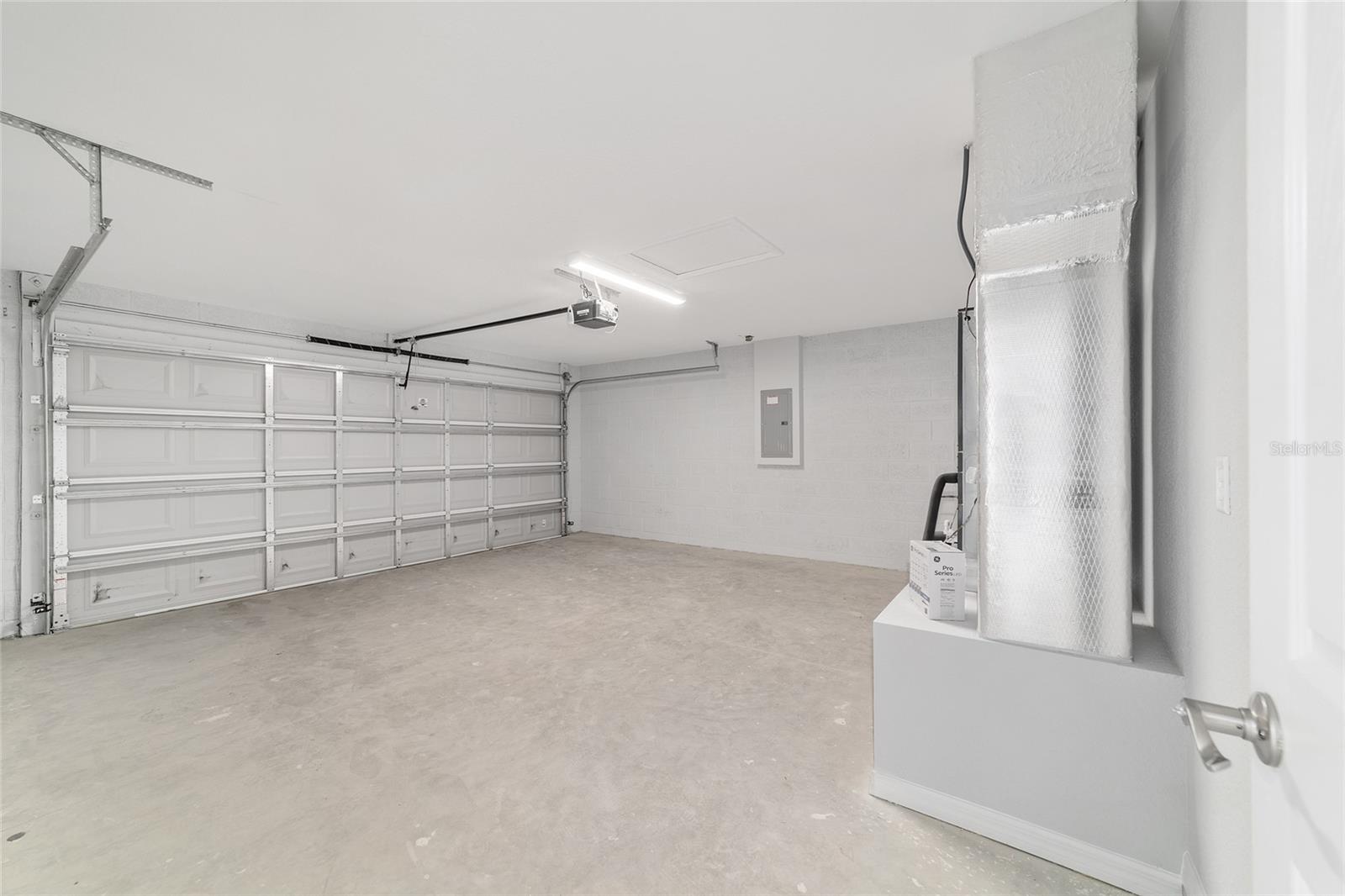 RAINBOW LAKES ESTATE - Residential