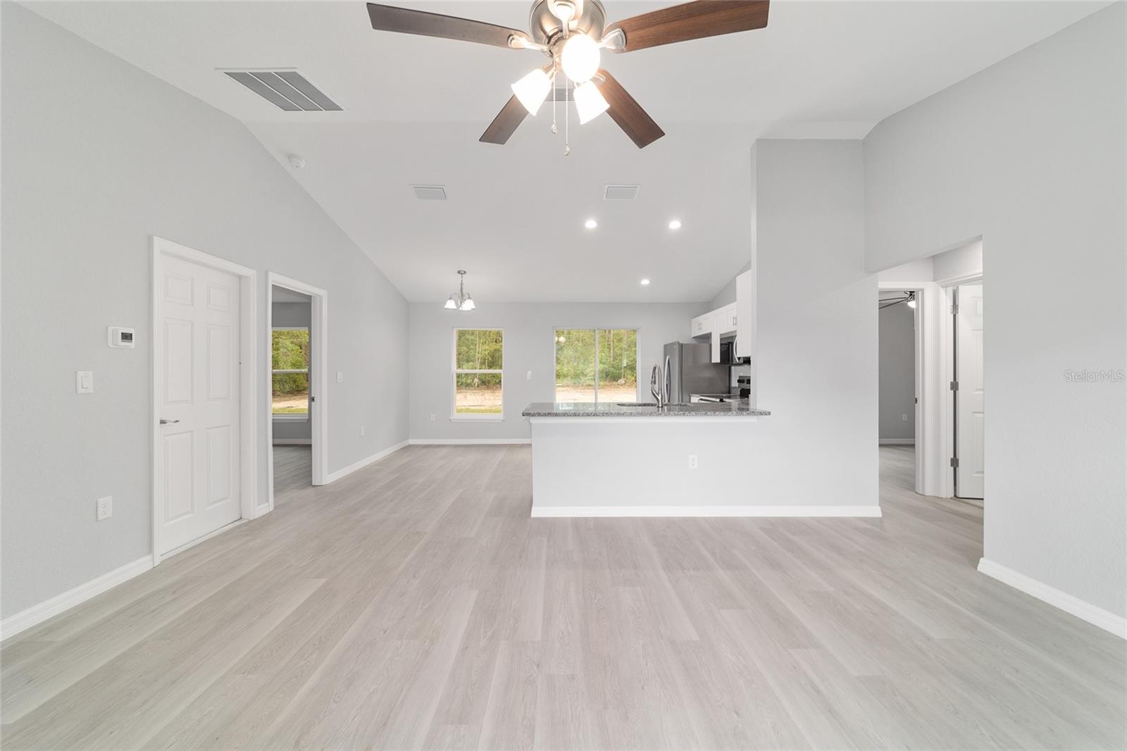 RAINBOW LAKES ESTATE - Residential