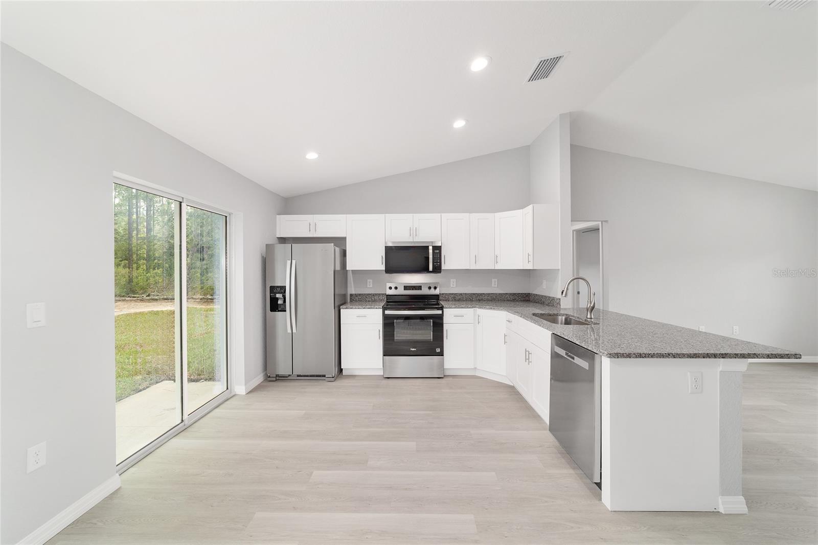 RAINBOW LAKES ESTATE - Residential