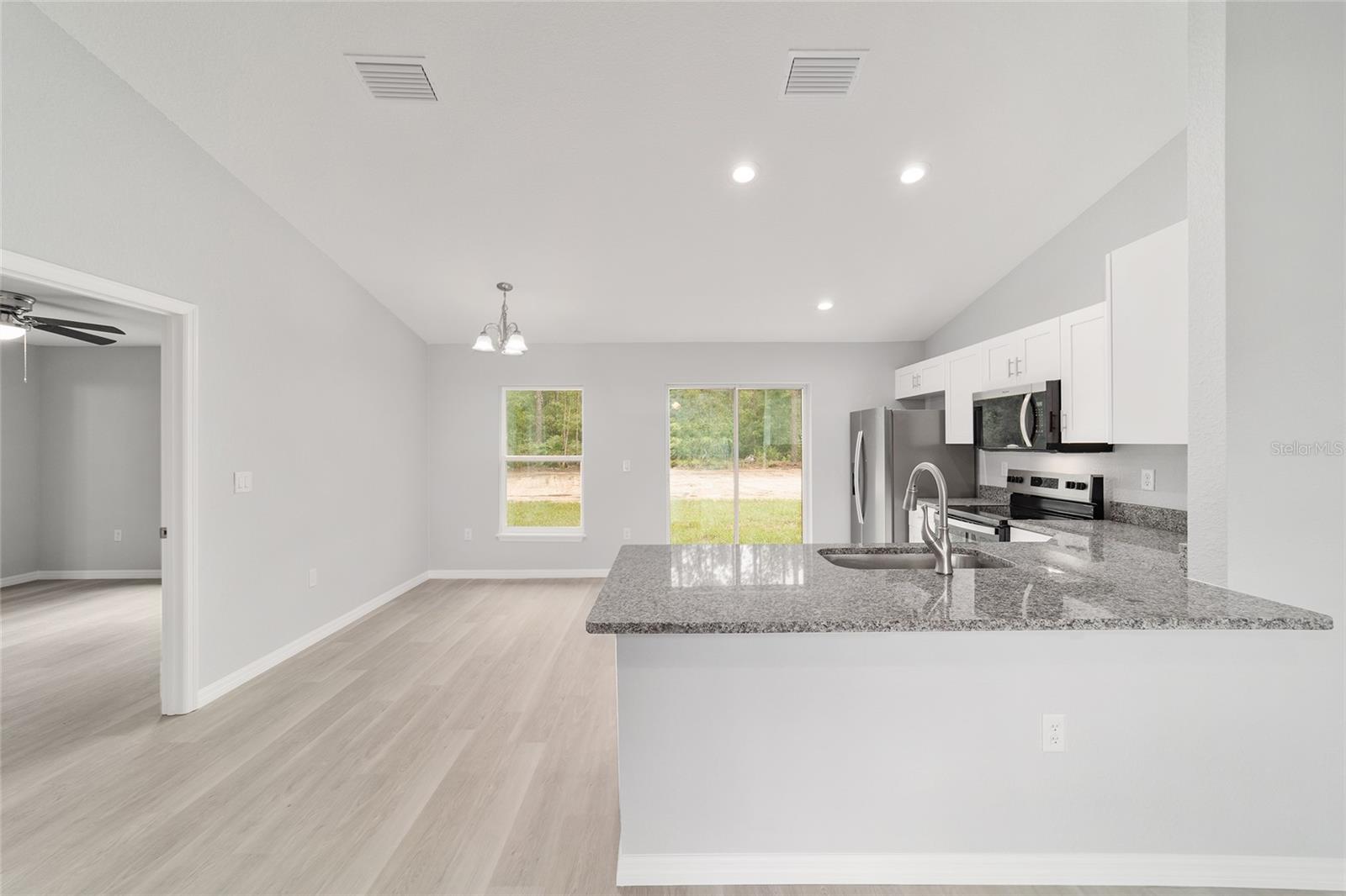 RAINBOW LAKES ESTATE - Residential