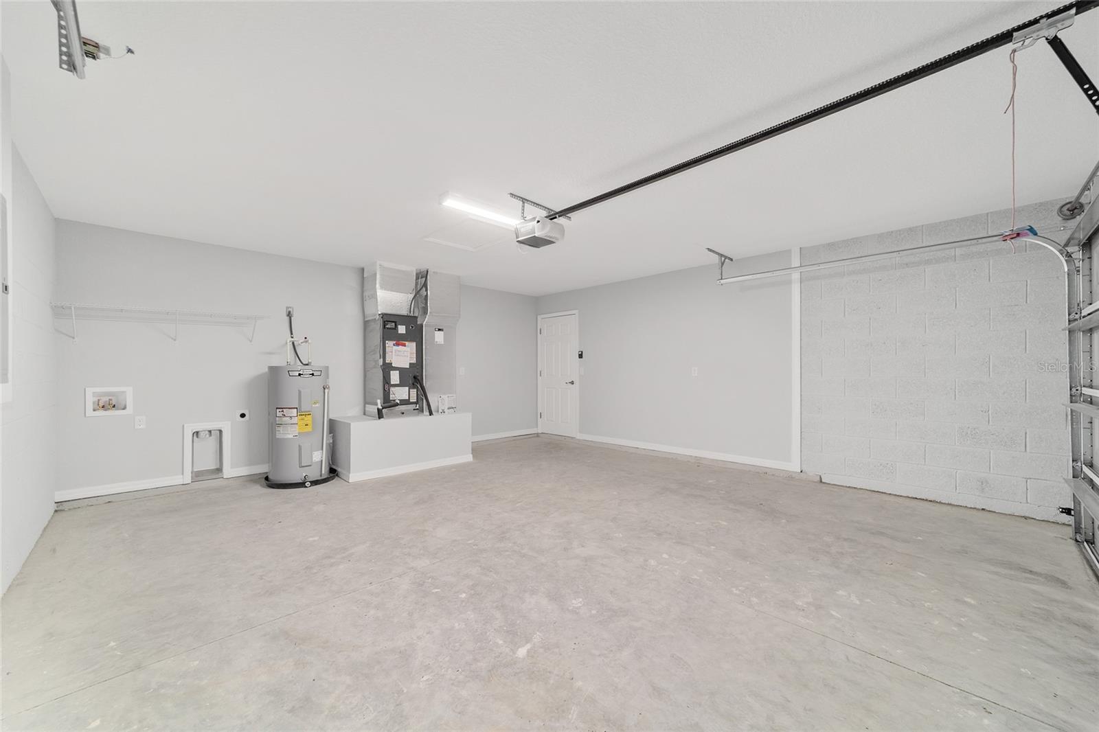 RAINBOW LAKES ESTATE - Residential