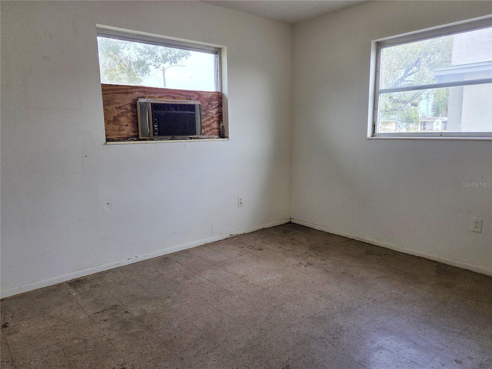 CRESTHAVEN HOMES SEC 01 - Residential