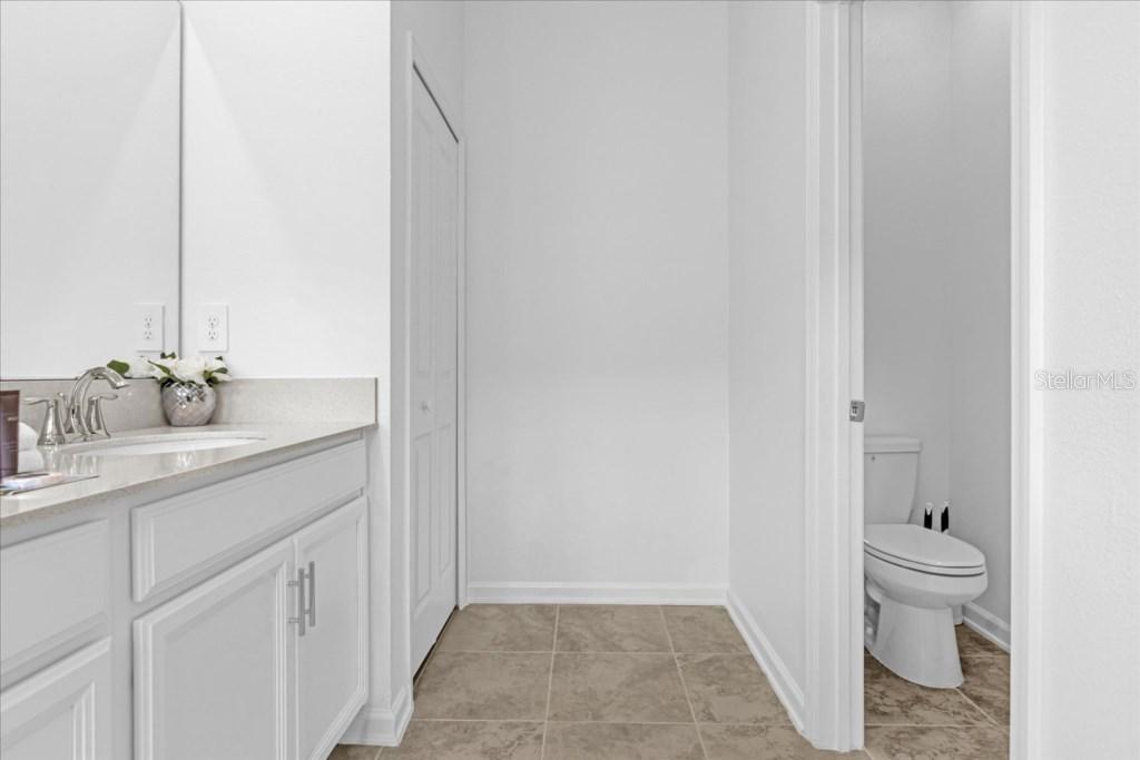 CHAMPIONSGATE CONDO 4 PH 21 - Residential