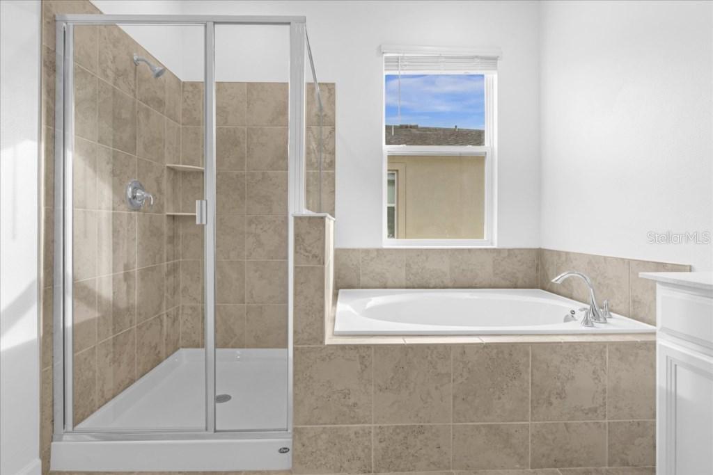 CHAMPIONSGATE CONDO 4 PH 21 - Residential