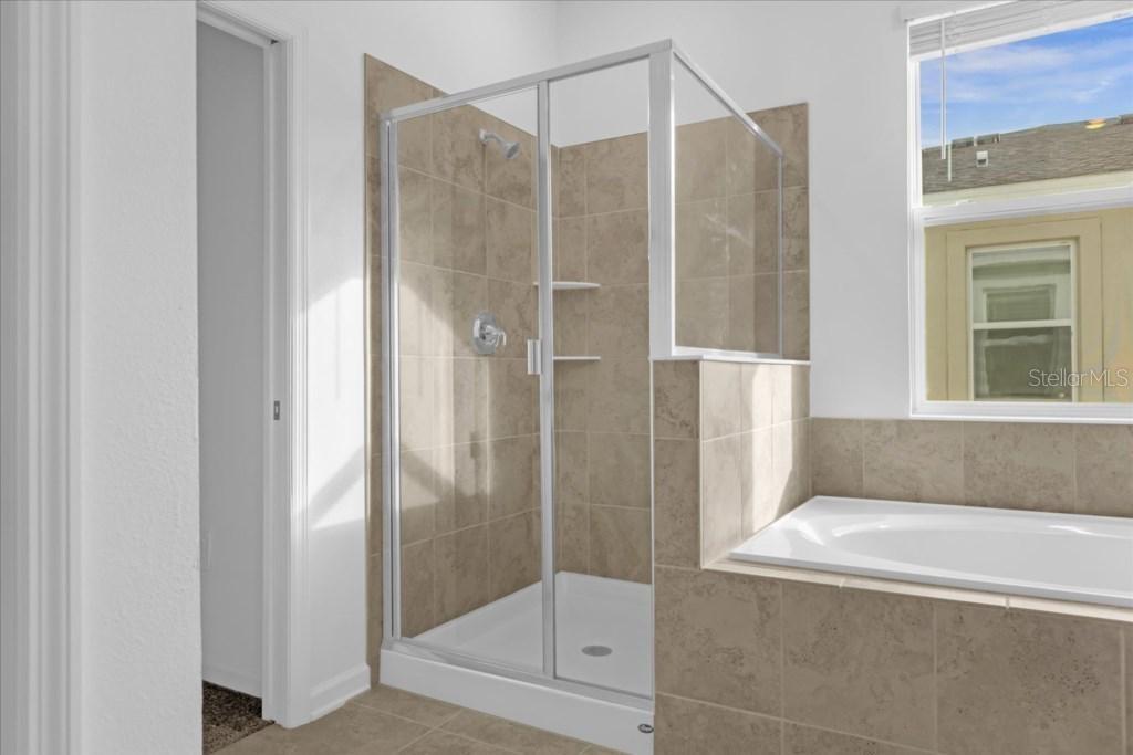 CHAMPIONSGATE CONDO 4 PH 21 - Residential