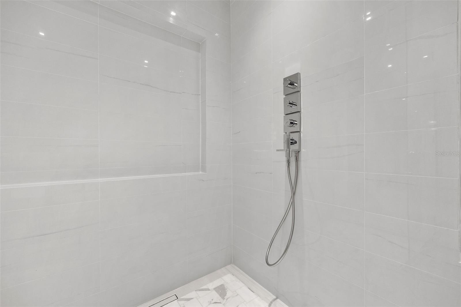 OCEAN DRIVE BAHIA BEACH - Residential