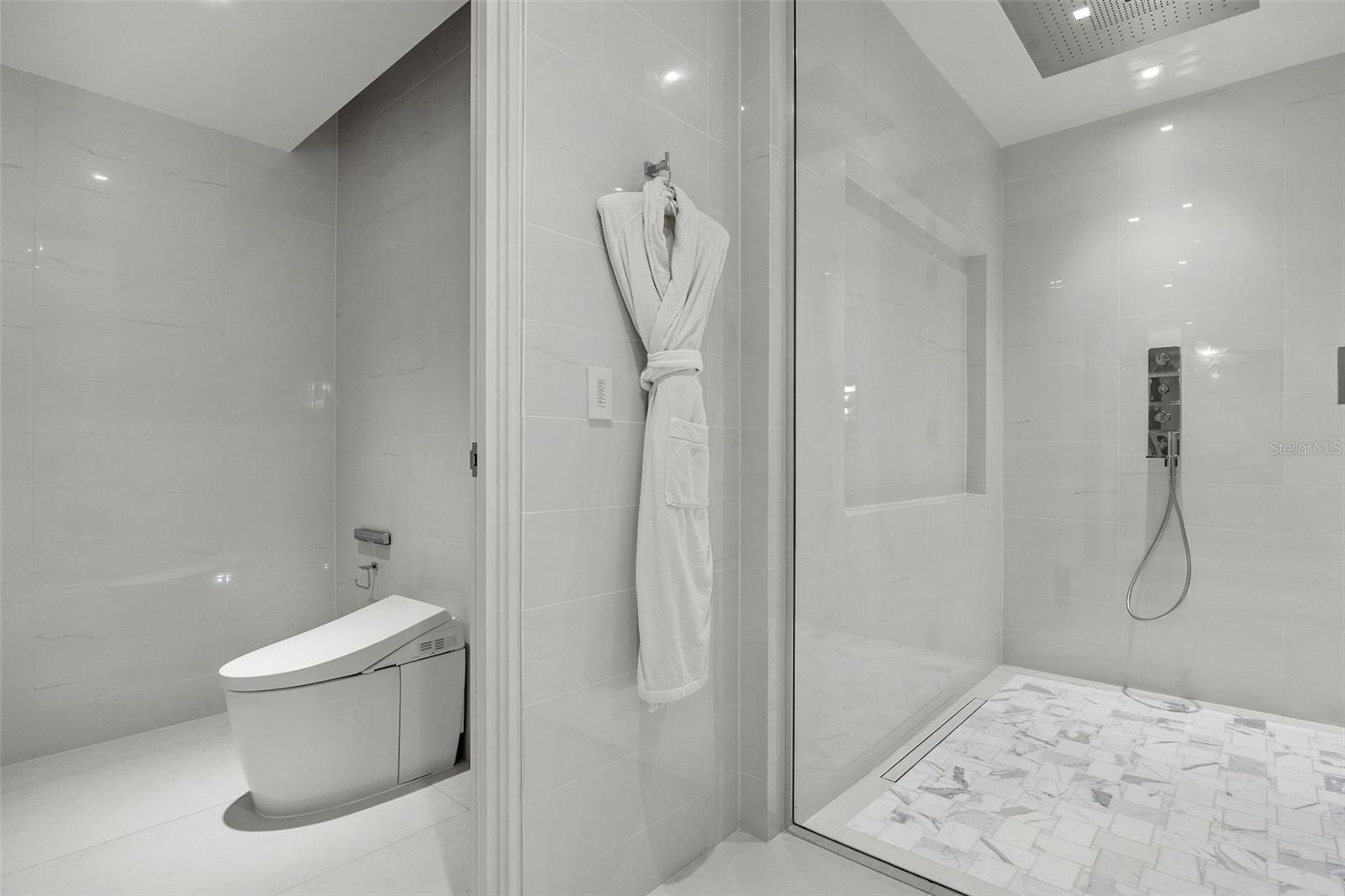 OCEAN DRIVE BAHIA BEACH - Residential