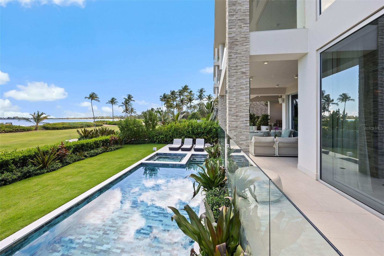 OCEAN DRIVE BAHIA BEACH - Residential