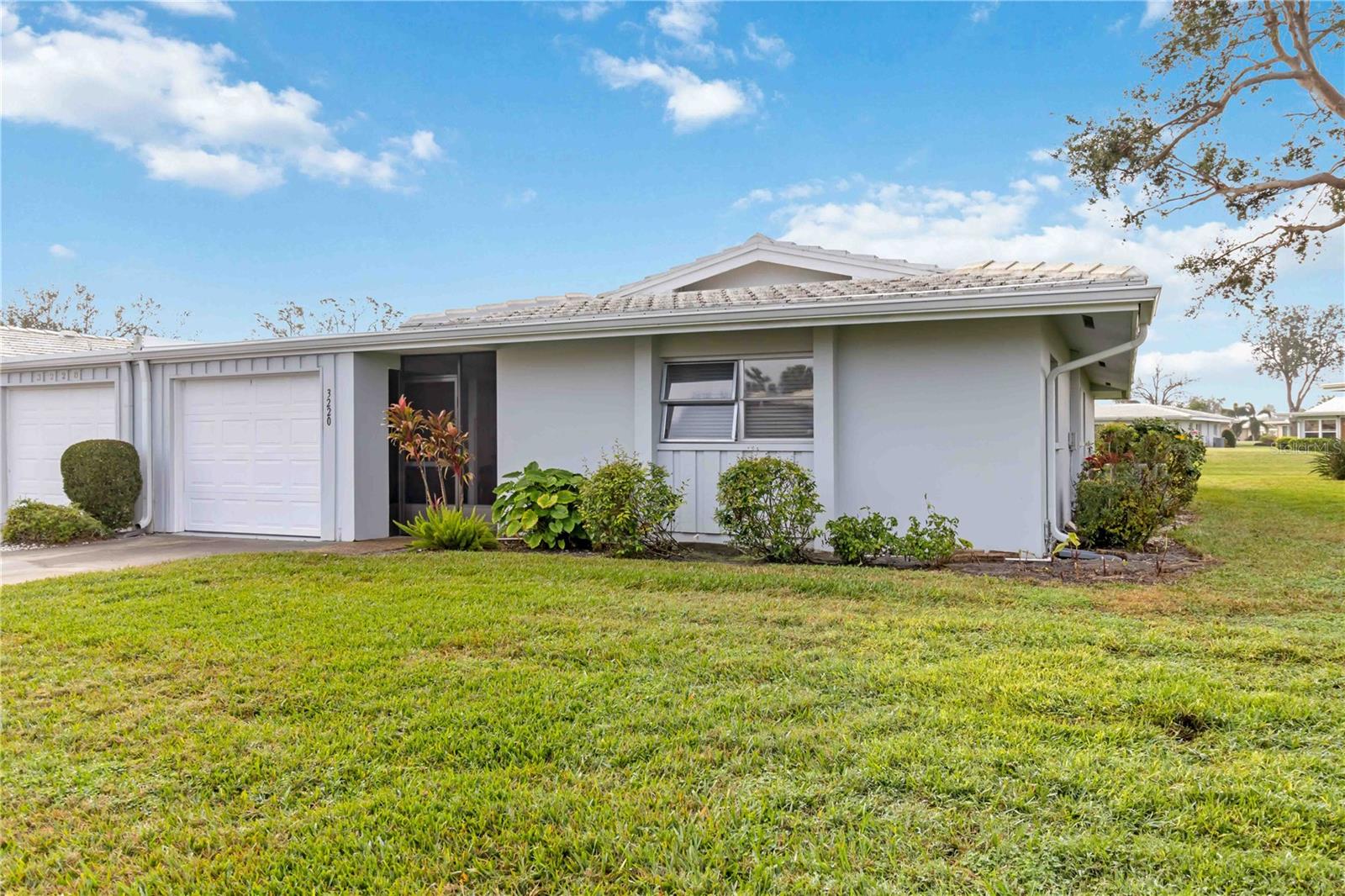 SOUTH GATE VILLAGE GREEN 08 - Residential