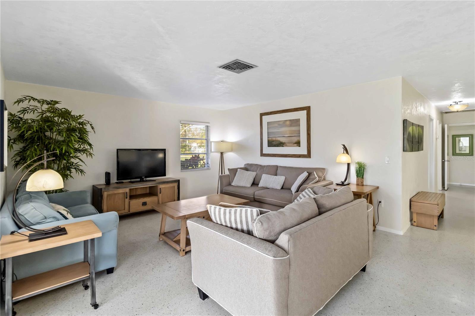 SOUTH GATE VILLAGE GREEN 08 - Residential