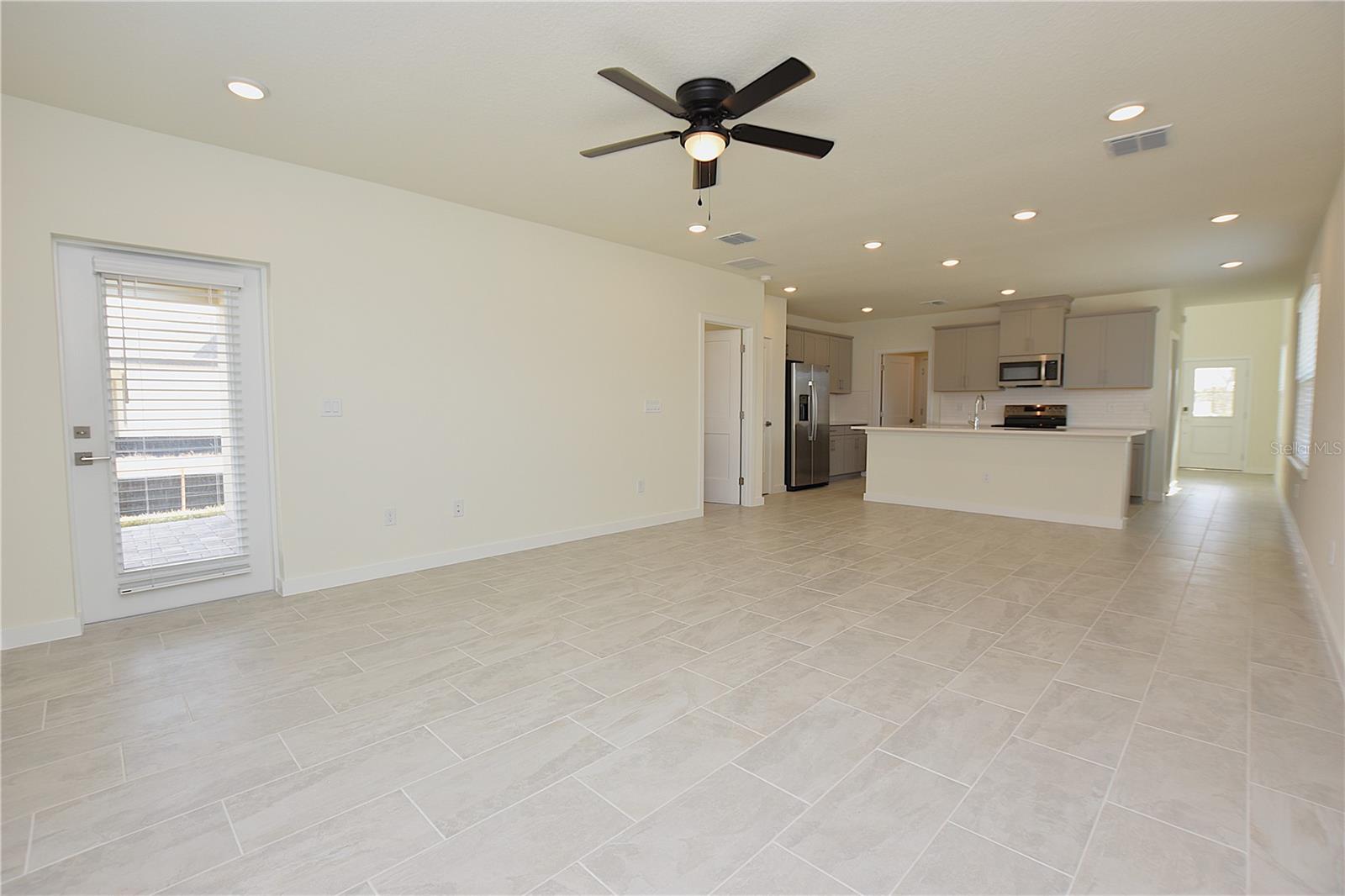 GRASSLAND WEST - Residential Lease