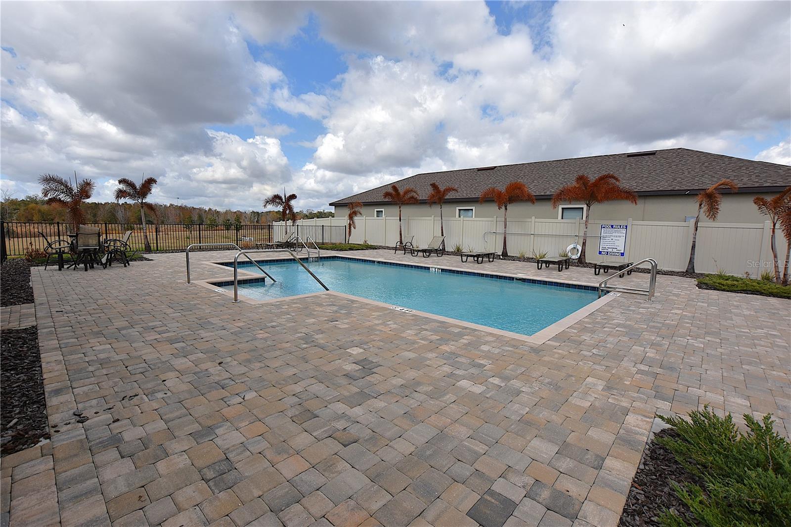 GRASSLAND WEST - Residential Lease