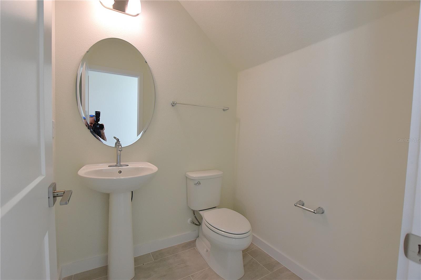 GRASSLAND WEST - Residential Lease