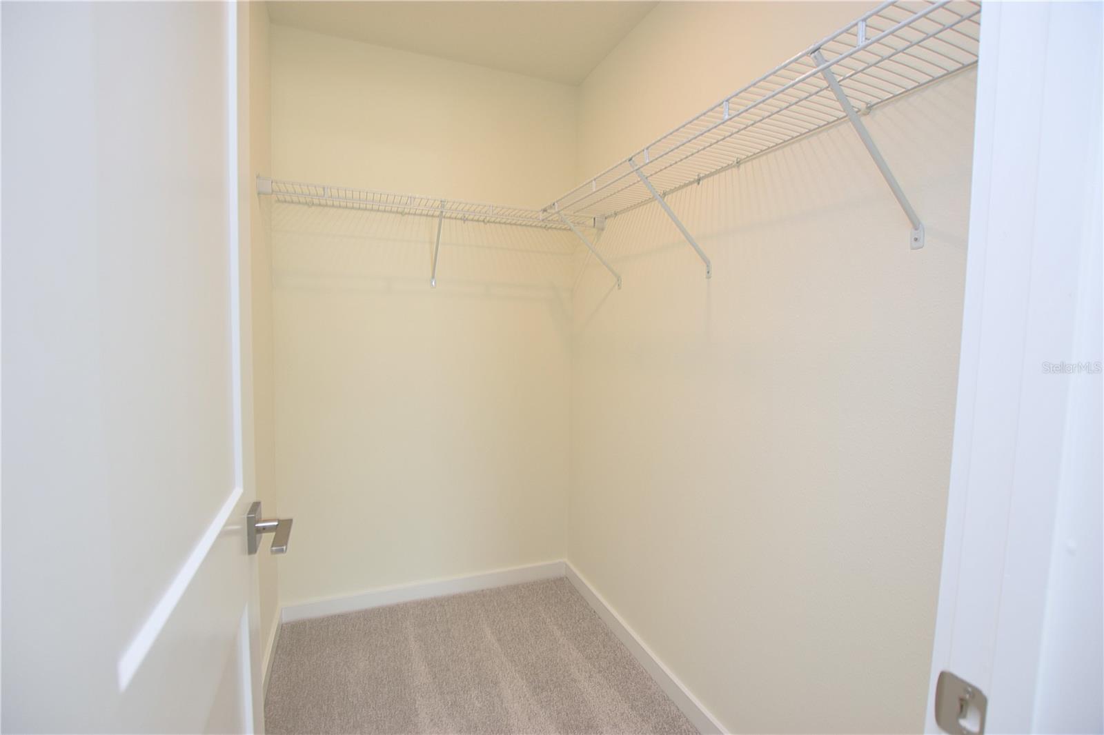 GRASSLAND WEST - Residential Lease