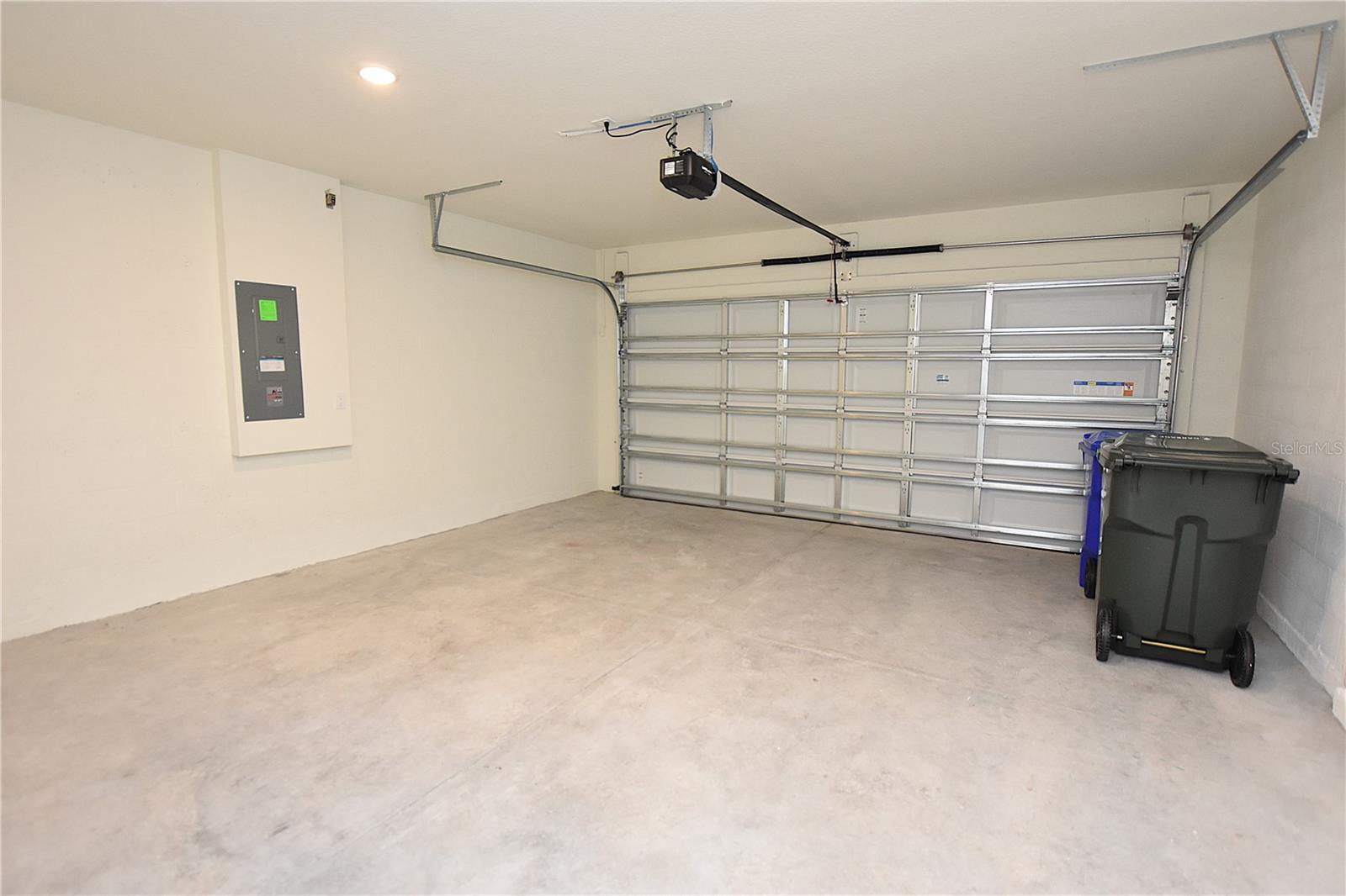 GRASSLAND WEST - Residential Lease