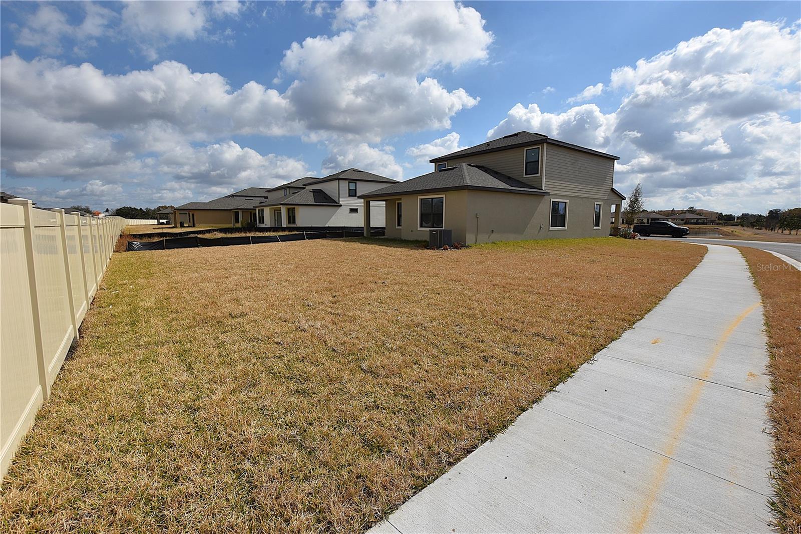 GRASSLAND WEST - Residential Lease