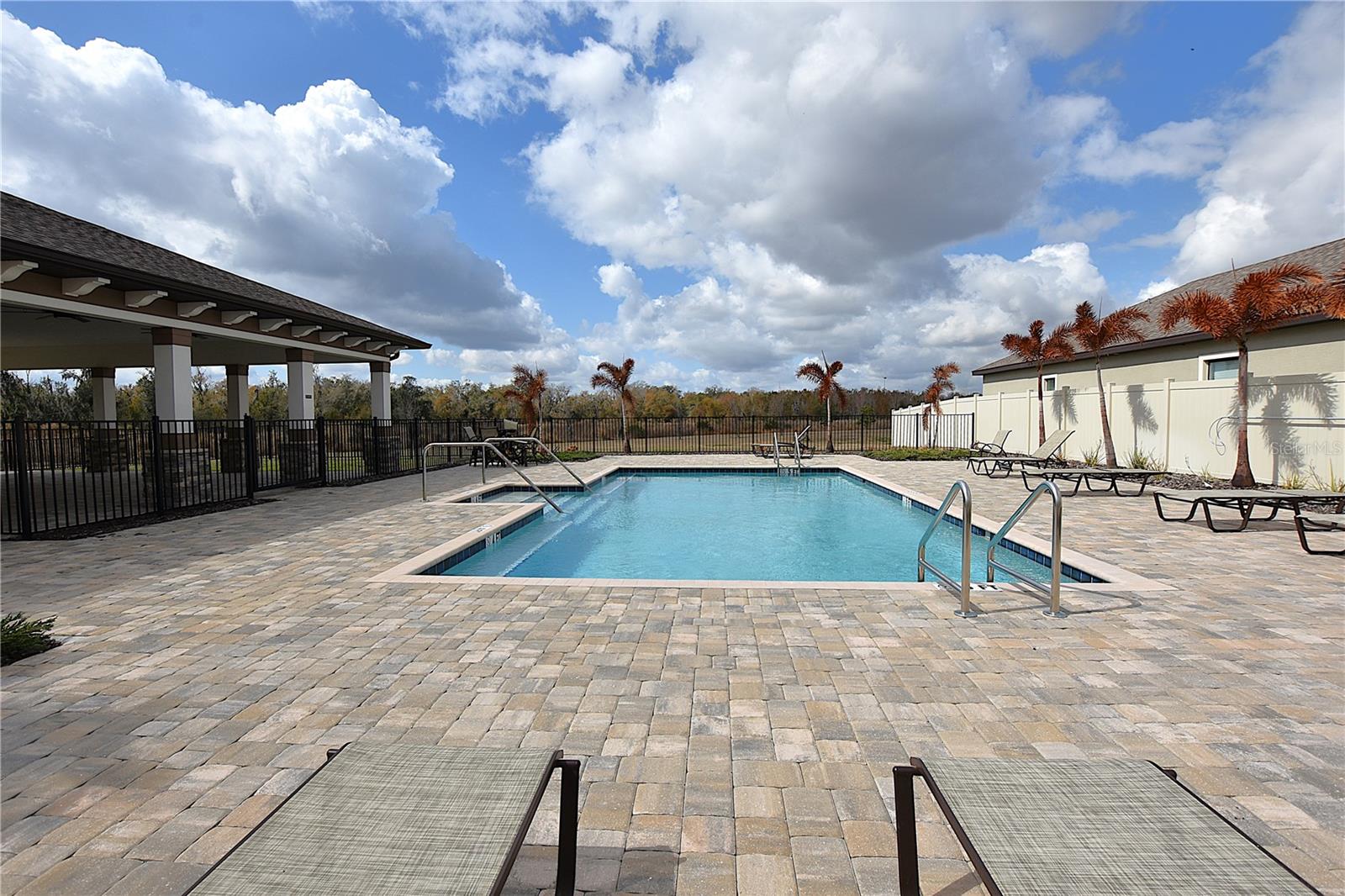 GRASSLAND WEST - Residential Lease