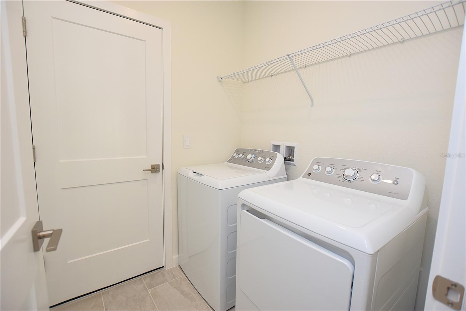 GRASSLAND WEST - Residential Lease