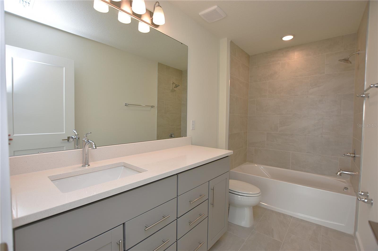 GRASSLAND WEST - Residential Lease