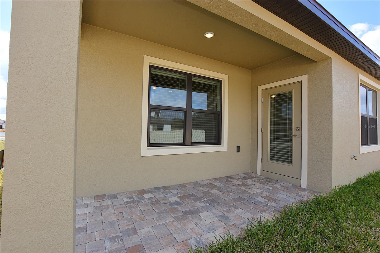 GRASSLAND WEST - Residential Lease