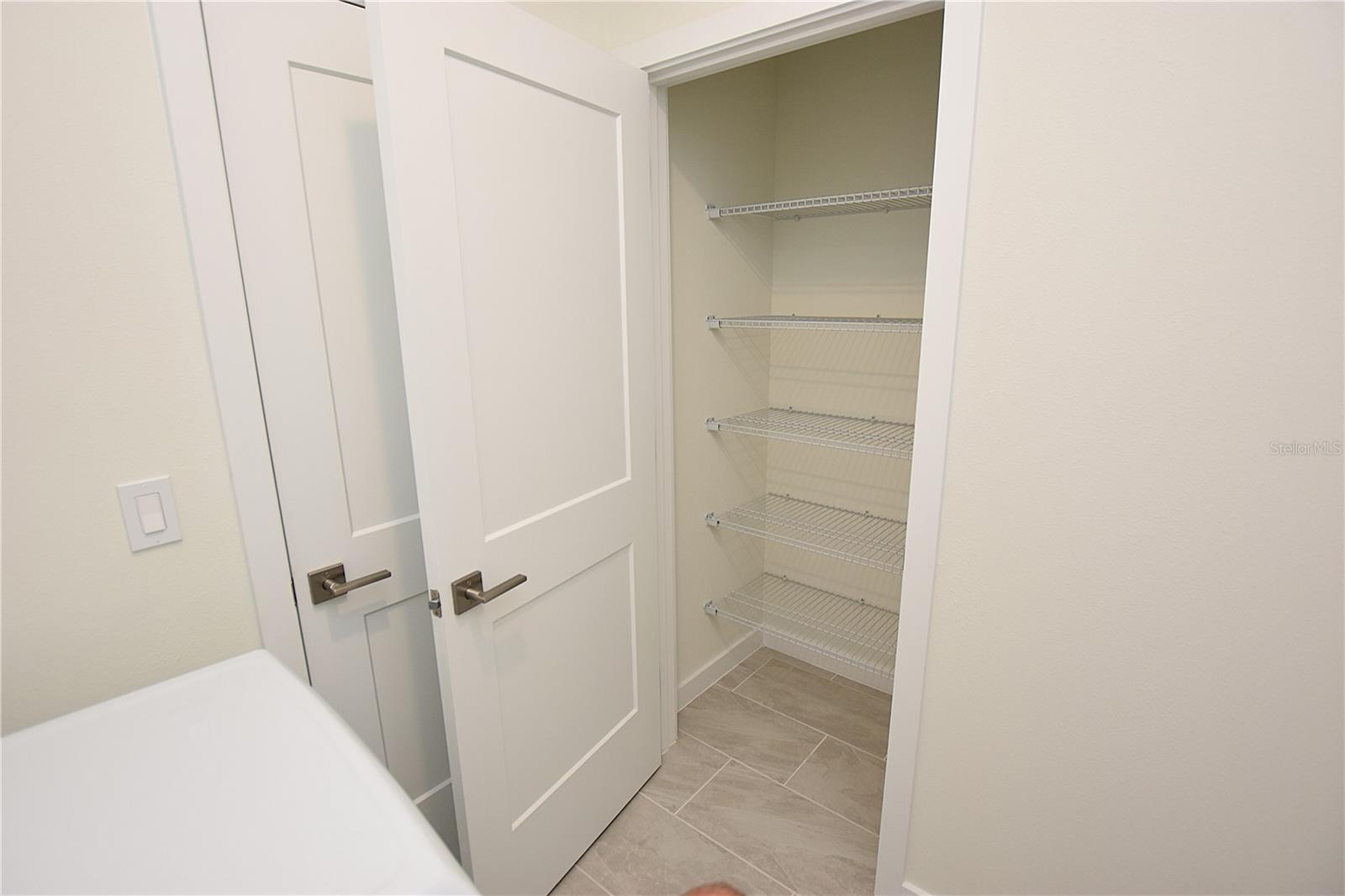 GRASSLAND WEST - Residential Lease