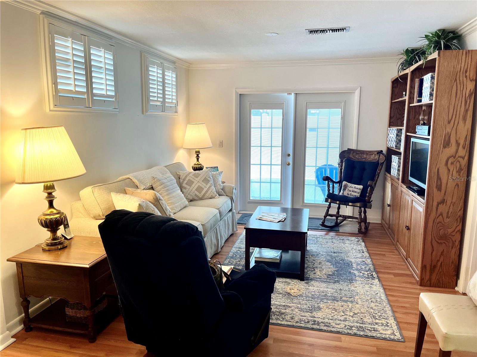 MEADOW LAWN 5TH ADD - Residential