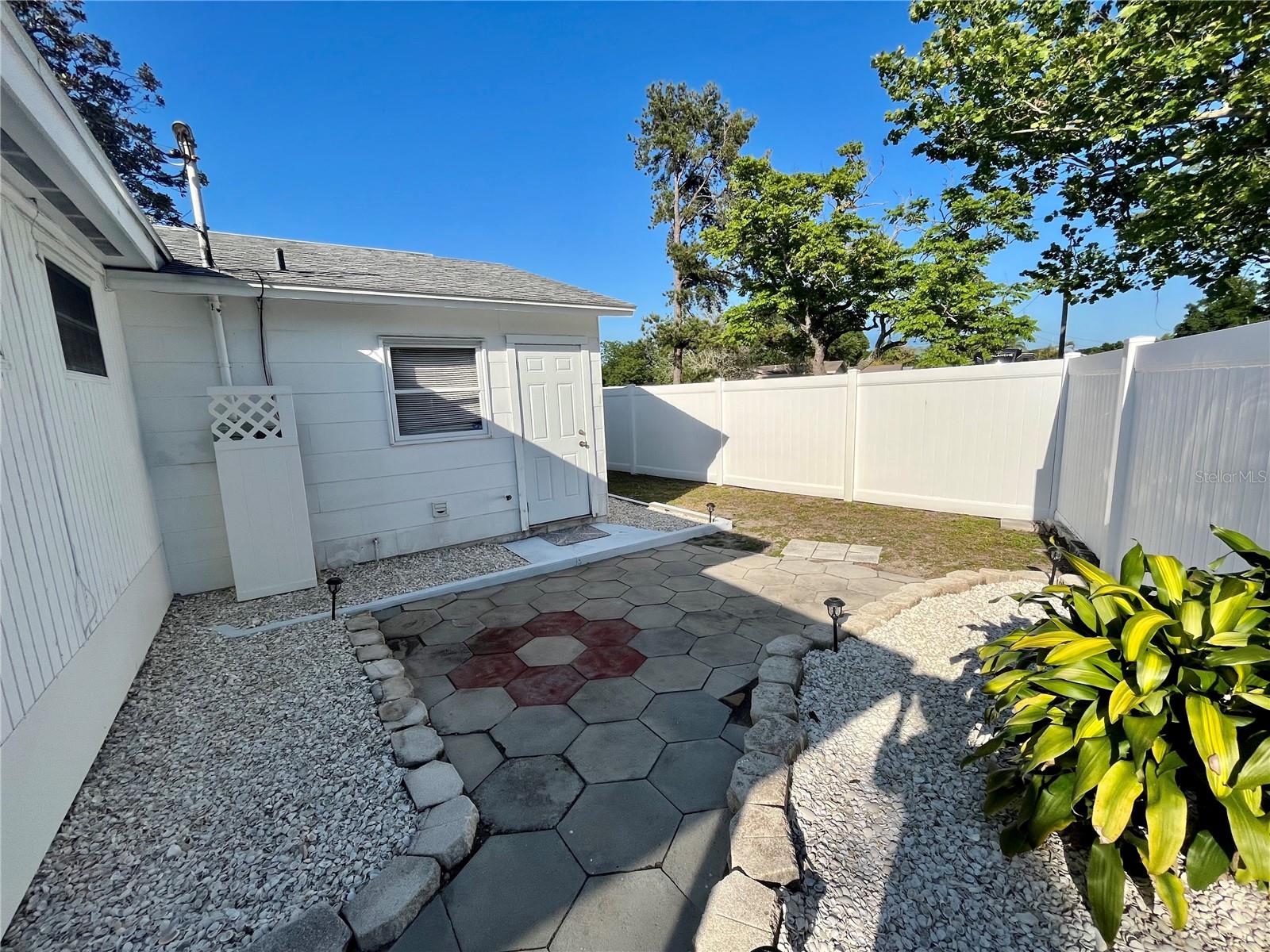 MEADOW LAWN 5TH ADD - Residential