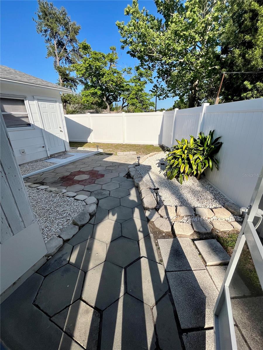 MEADOW LAWN 5TH ADD - Residential