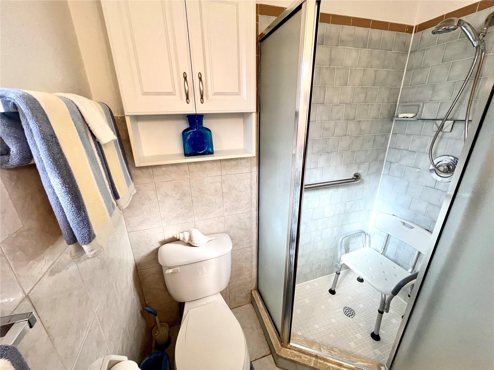 MEADOW LAWN 5TH ADD - Residential