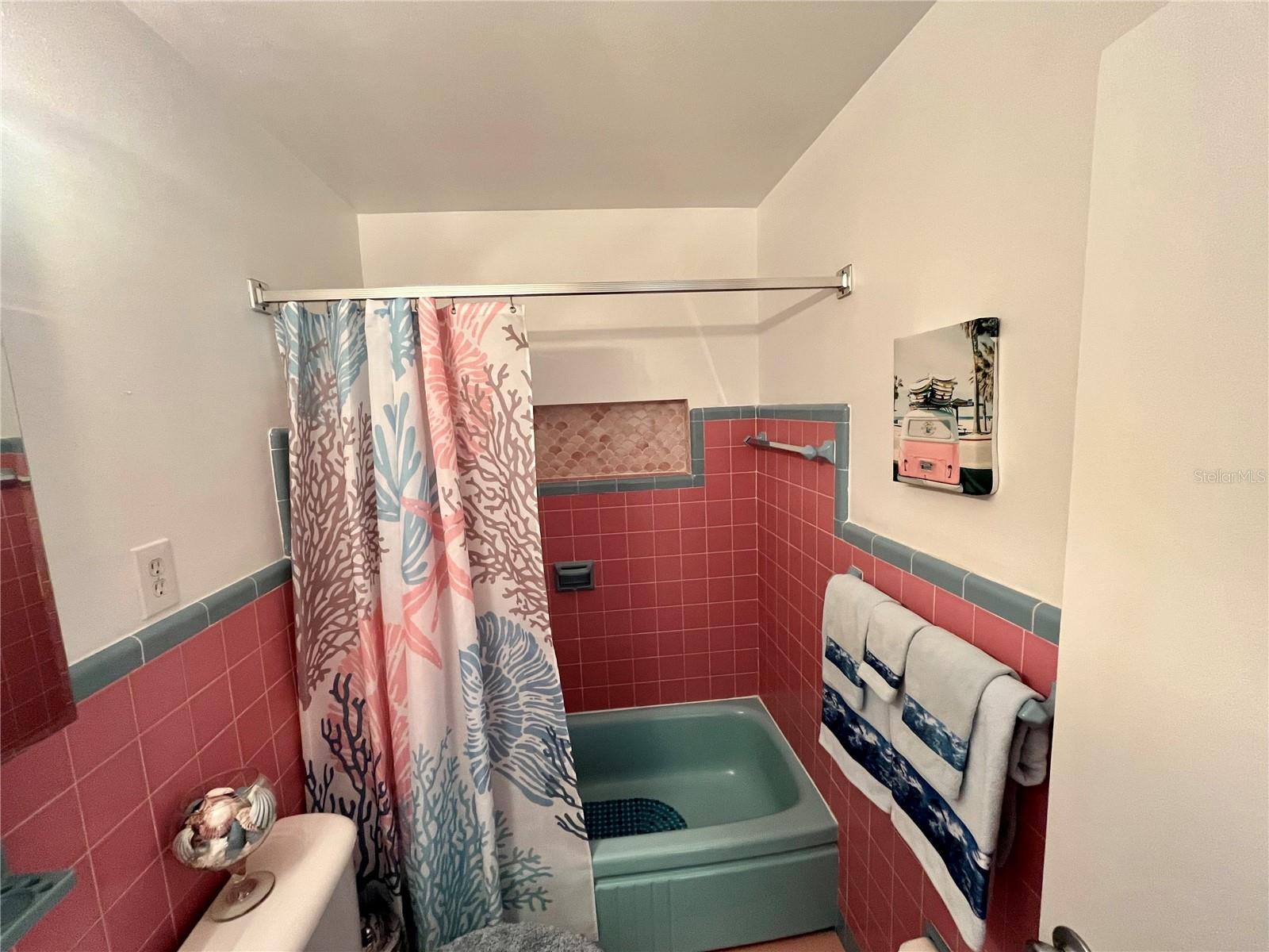 MEADOW LAWN 5TH ADD - Residential