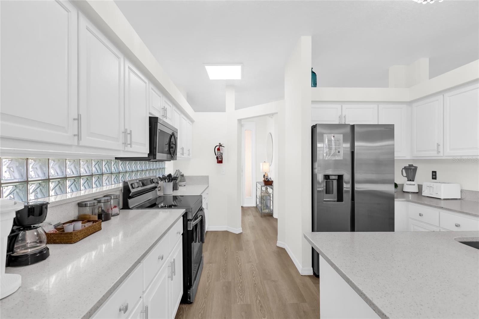 SUNSET LAKES PH 1 - Residential