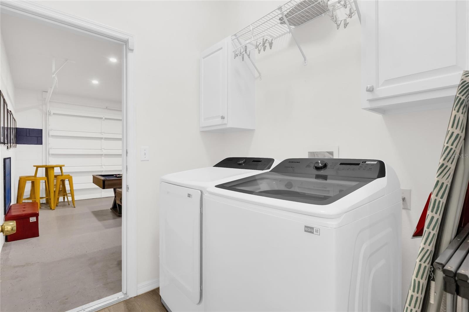 SUNSET LAKES PH 1 - Residential