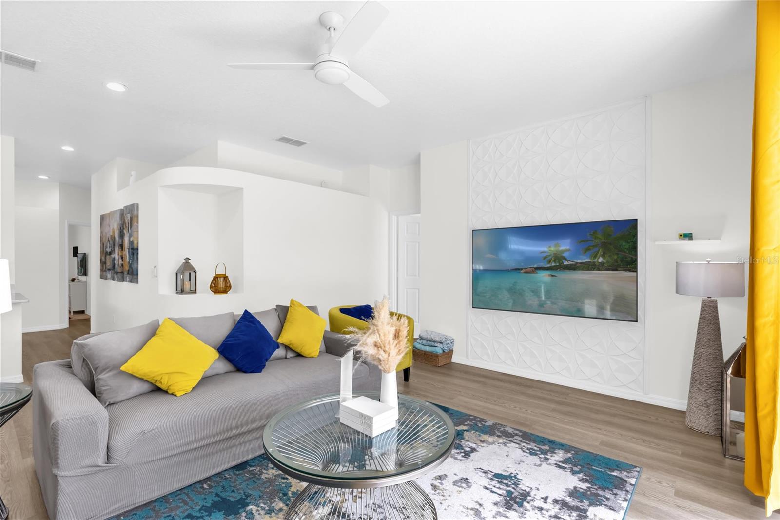 SUNSET LAKES PH 1 - Residential