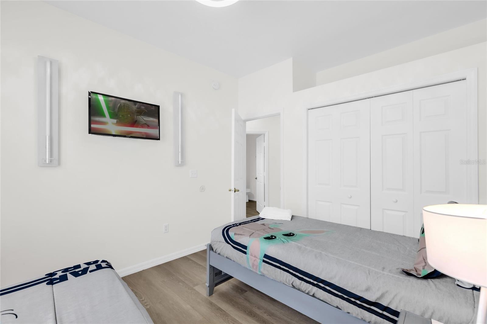 SUNSET LAKES PH 1 - Residential